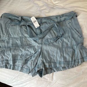 NWT loft chambray shorts 16